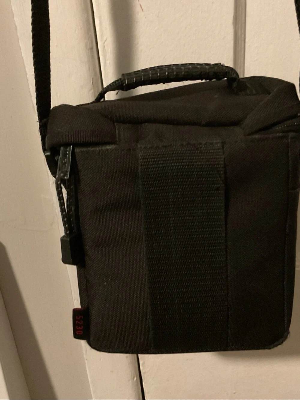 Tamrac Black Messenger Camera Bag for Men